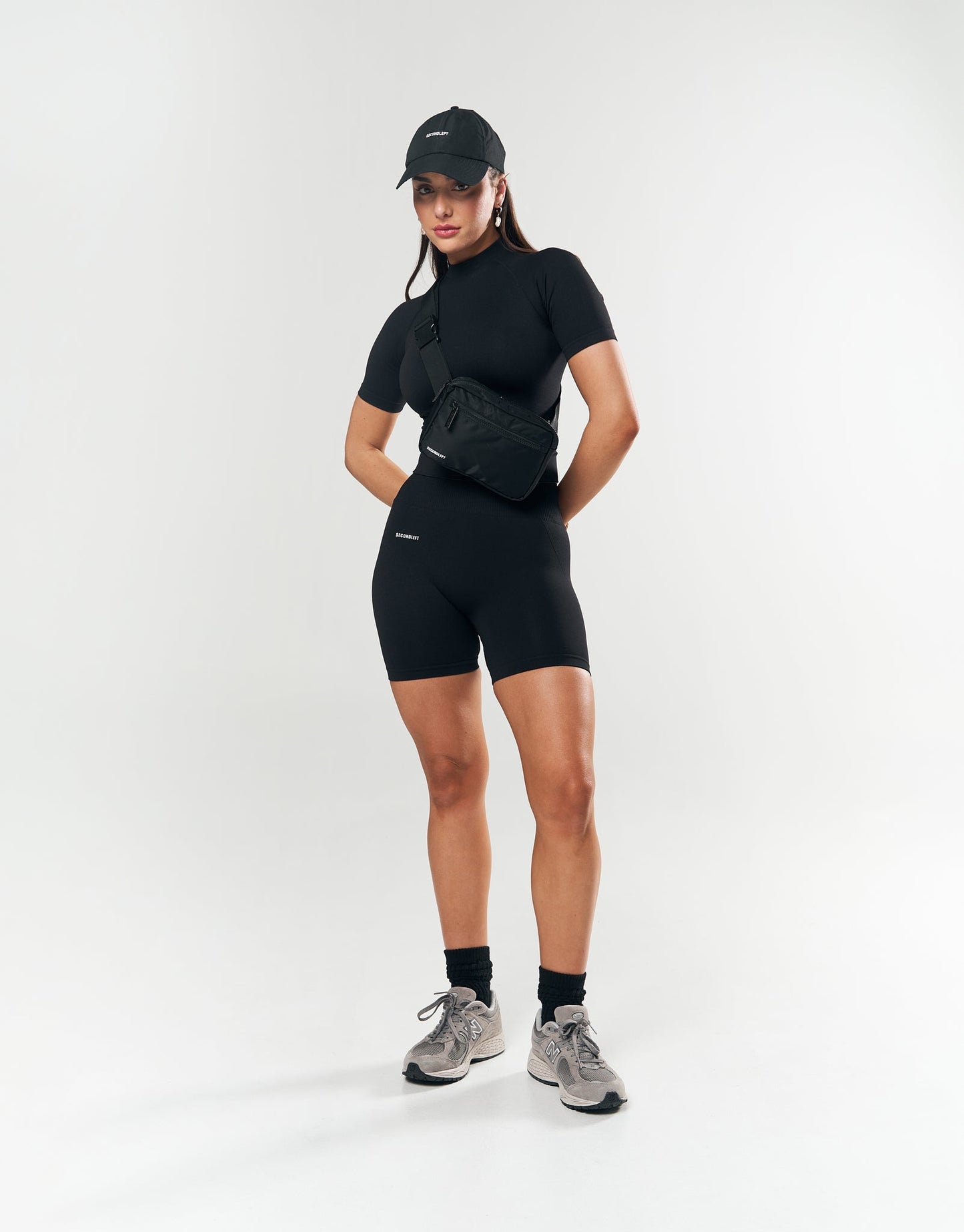 Seamless Midi Biker Shorts - Black