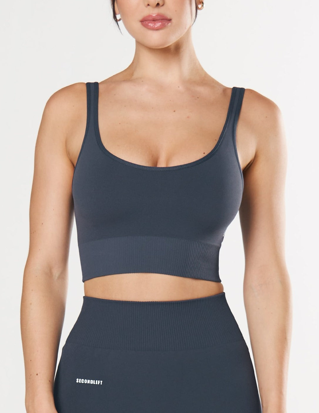 seamless-low-back-crop-blueberry
